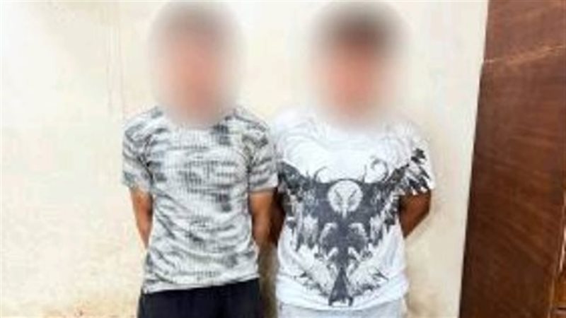 المتهمان عقب ضبطهما 