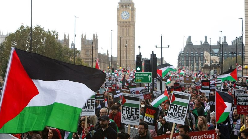 العلم الفلسطيني في لندن 