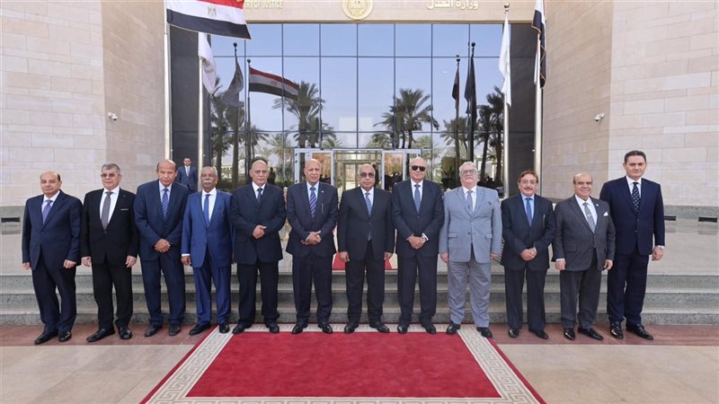 خلال اجتماع وزير العدل مع رؤساء المحاكم 