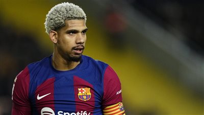 هانزي فليك يطمئن أراوخو: لك دور محوري في مشروع برشلونة الجديد
