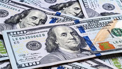 سعر الدولار اليوم مقابل الجنيه المصري بختام تعاملات الجمعة