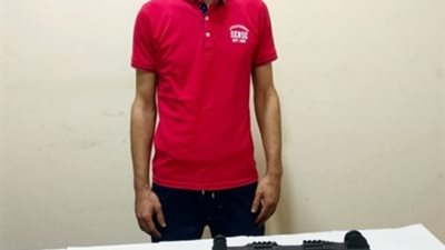 فضح نفسه.. ضبط سمسار عقارات بحوزته أسلحة نارية بالغربية
