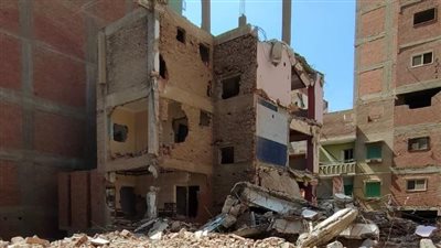 انهيار جزئي بعقار في دمنهور وإصابة 3 أشخاص.. وتحرك عاجل للجهات المختصة