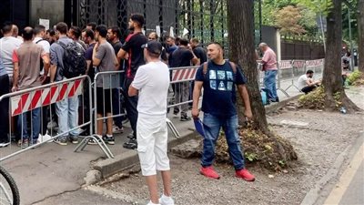 لجان الاقتراع في إيطاليا تستقبل الناخبين للتصويت بانتخابات مجلس الشيوخ