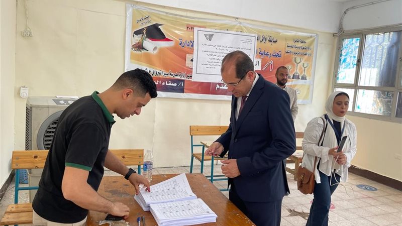  رئيس دينية الشيوخ يدلي بصوته في الانتخابات