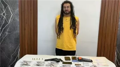 سلاح ومخدرات.. ضبط صانع محتوى بتهمة الاعتداء على القيم الأسرية بالمنيا 
