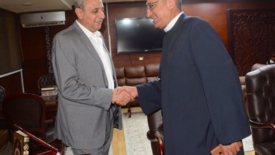 تكريم رئيس منطقة الغربية الأزهرية والمحافظ يثني على إنجازاته