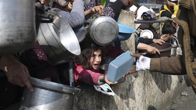 الخارجية الفلسطينية: الاحتلال يمعن في توسيع عدوانه وتعميق استخدام التجويع كسلاح حرب