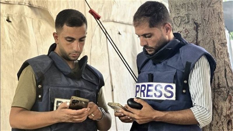 اغتيال الصحفيين الفلسطينيين أنس الشريف ومحمد قريقع 