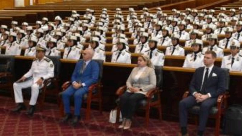 الطالبات خلال الدورة التدريبية 