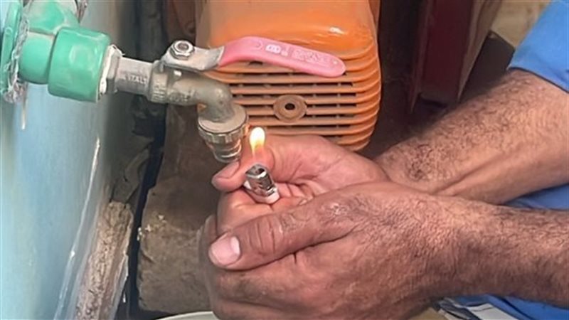 اشتعال مياه البحيرة