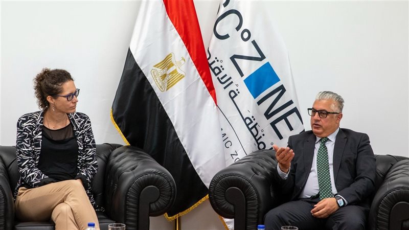 رئيس اقتصادية السويس وسفيرة المجر