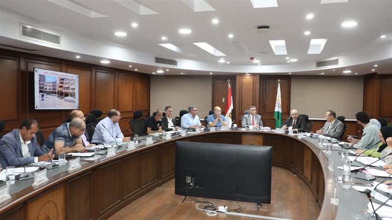 اجتماع محافظ الجيزة