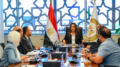  منال عوض تناقش القائمين على منظومة التفتيش البيئي ومقترحات وآليات تطوير العمل