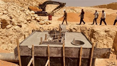 رئيس جهاز القاهرة الجديدة يتابع ميدانياً أعمال المرافق والطرق بالامتداد الجنوبي
