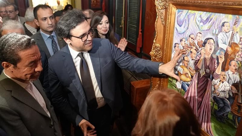وزير الثقافة يفتتح معرض 