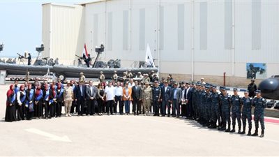 القوات المسلحة تنظم زيارة لوفد من الإعلاميين وطلبة الأكاديمية العسكرية لإحدى الوحدات الخاصة البحرية