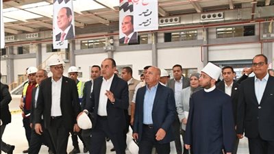 الفريق كامل الوزير يتفقد «إعادة إحياء» مصانع شركة النصر للسيارات بحلوان