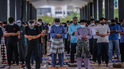 سجن وغرامة لمن يتخلف عن صلاة الجمعة في ماليزيا (تفاصيل)