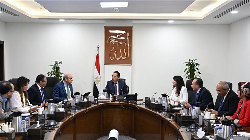 خلال الاجتماع 
