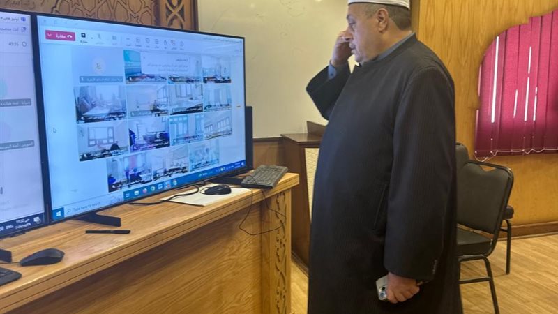 رئيس قطاع المعاهد يتابع امتحانات الدور الثاني 