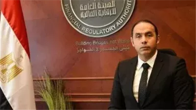 رئيس البورصة يستقبل نظيره العماني لبحث سبل التعاون المشترك