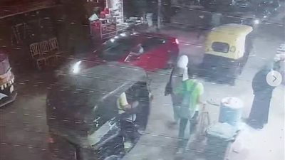 شابان يثيران الذعر بعد الاعتداء على مواطن وتكسير هاتفه وسيارته في طنطا