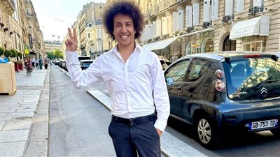 تصدى لمحاولات الإخوان وألقت الشرطة البريطانية القبض عليه.. من هو أحمد عبدالقادر ميدو؟