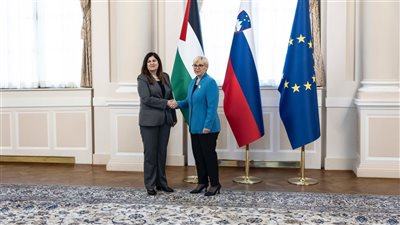 وزيرة الخارجية الفلسطينية تسلم رئيسة سلوفينيا رسالة خطية من الرئيس «أبو مازن»