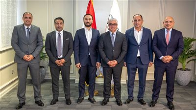 باستثمارات 130 مليون دولار.. رئيس اقتصادية السويس يوقع عقد مشروع صيني للمنسوجات