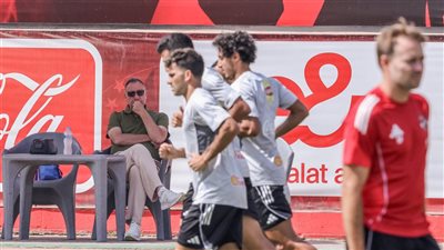 الأهلي يدخل معسكر مغلق استعدادا لقمة بيراميدز.. ونجم المارد الأحمر جاهز