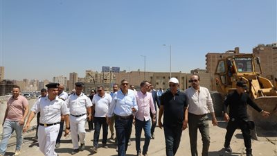 محافظ الجيزة يشهد التشغيل التجريبي لوصلة محور عمرو بن العاص