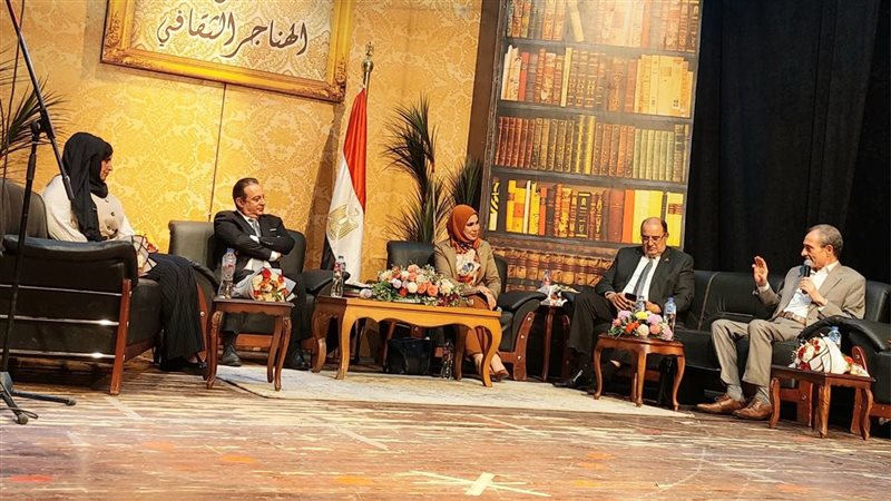 ملتقى الهناجر الثقافي الشهري