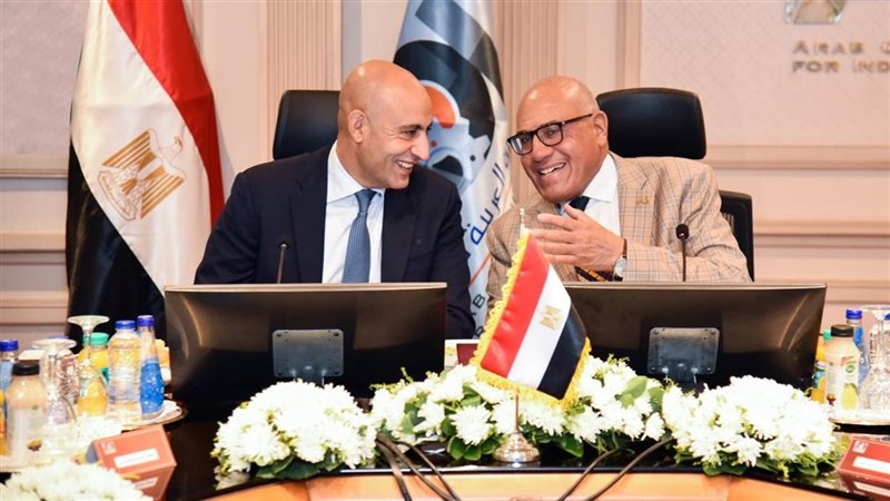 رئيس الهيئة العربية للتصنيع مع وزير التربية والتعليم