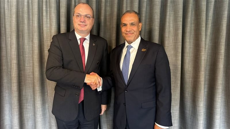 وزير الخارجية ونظيره الألباني 