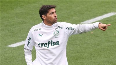 8 ملايين يورو.. تطيح بحلم الأهلي في التعاقد مع مدرب بالميراس آبيل فيريرا