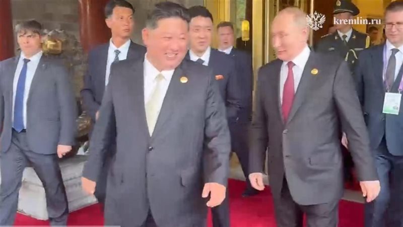 بوتين والزعيم الكوري الشمالي كيم يونج