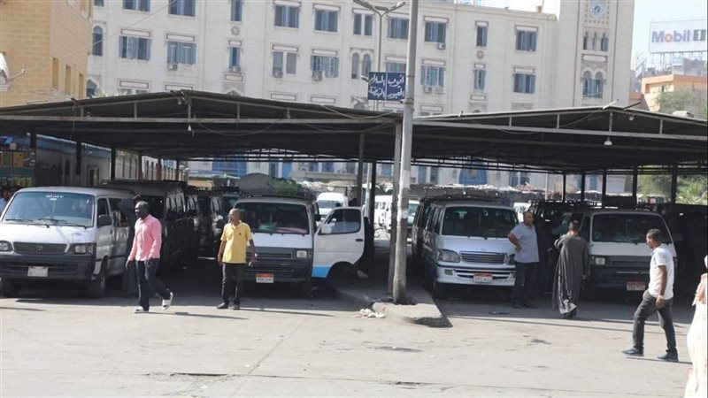 إخلاء كوبري الليمون وميدان رمسيس من الميكروباصات والباعة 