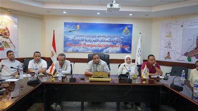 رئيس جهاز مدينة سوهاج الجديدة يبحث مطالب أصحاب المصانع.. تفاصيل