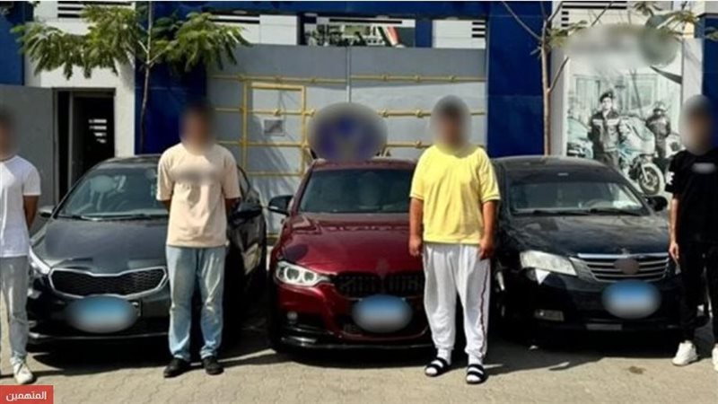 المتهمون عقب القبض عليهم 
