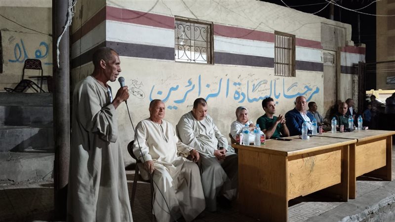 أثناء انعقاد الندوة 