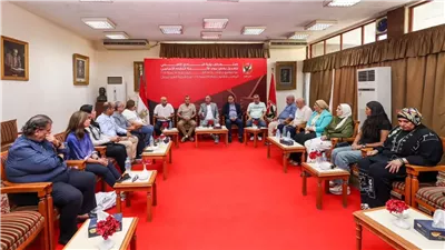 الخطيب يستعرض رؤية الأهلي لتعديل لائحة النظام الأساسي مع اللجنة العليا 