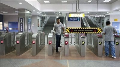 وزارة النقل تطلق حملة “سلامتك تهمنا” للتوعية بالسلوكيات السلبية في المترو والـ LRT 
