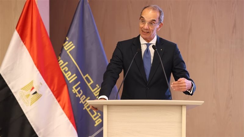 عمرو طلعت وزير الاتصالات وتكنولوجيا المعلومات