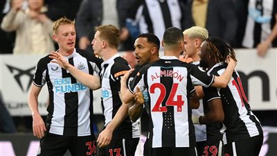 فولتماده يسجل الظهور المثالي ويقود نيوكاسل لأول انتصار في الدوري الإنجليزي