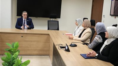 «التنظيم والإدارة» يلتقي خريجي برنامج إسليسكا لتأهيل القيادات الحكومية