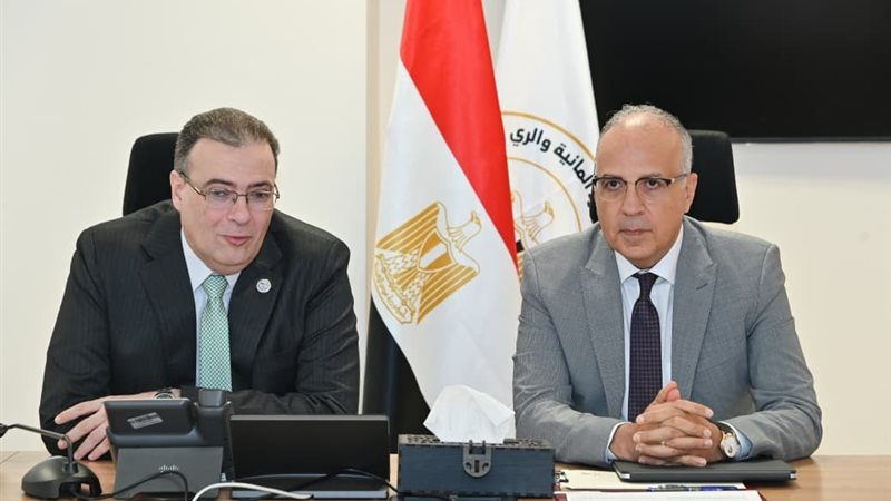 وزير الموارد المائية والري