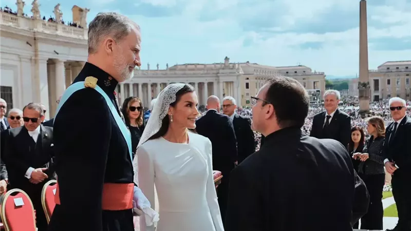 ملك إسبانيا وقرينته 