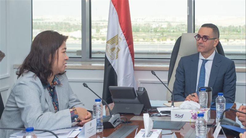 وزير الاستثمار ووفد البنك الأوروبي لإعادة الإعمار والتنمية