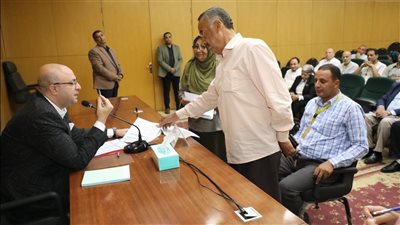 محافظ بني سويف يوجه بحلول وإجراءات لمطالب وشكاوى واحتياجات المواطنين
